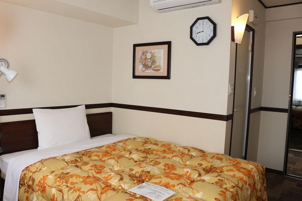 Toyoko Inn Shin-Osaka Chuo-Guchi Shinkan Bagian luar foto