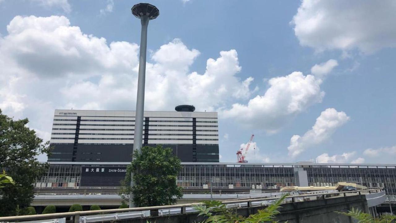 Toyoko Inn Shin-Osaka Chuo-Guchi Shinkan Bagian luar foto