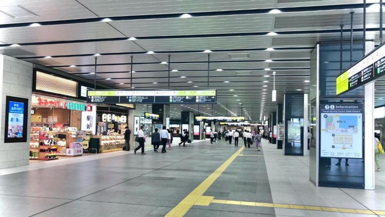 Toyoko Inn Shin-Osaka Chuo-Guchi Shinkan Bagian luar foto