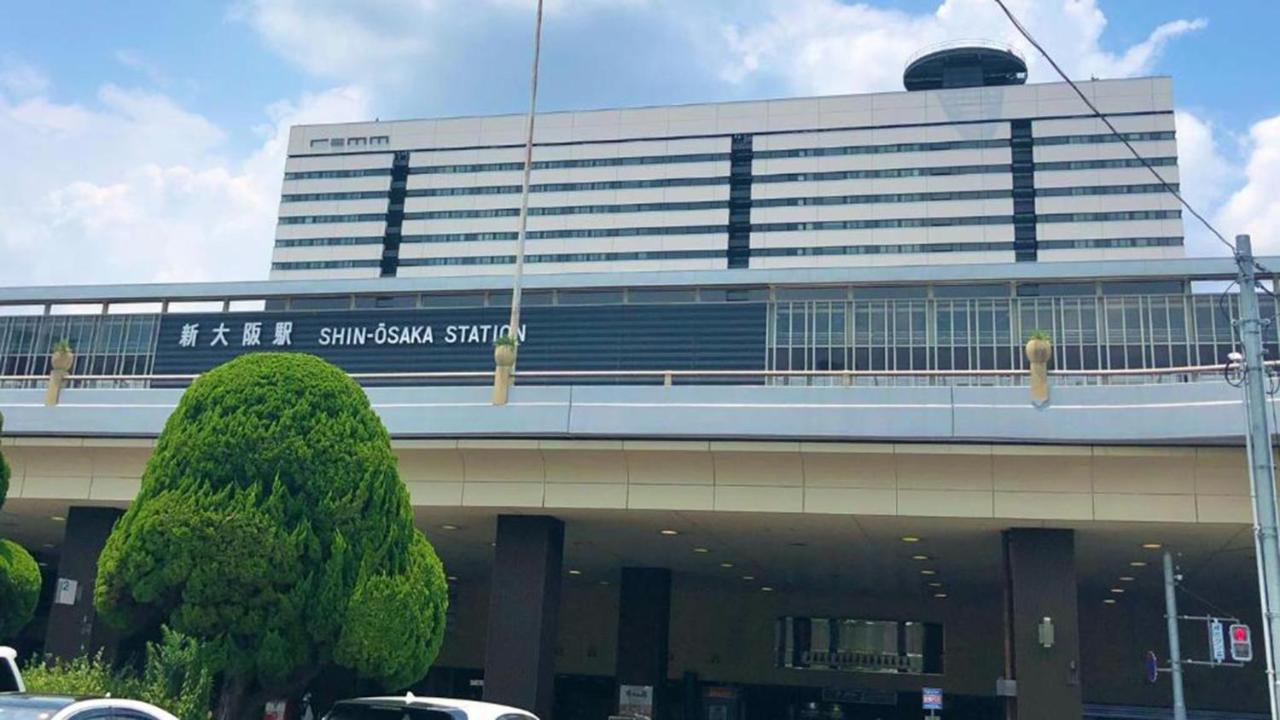 Toyoko Inn Shin-Osaka Chuo-Guchi Shinkan Bagian luar foto