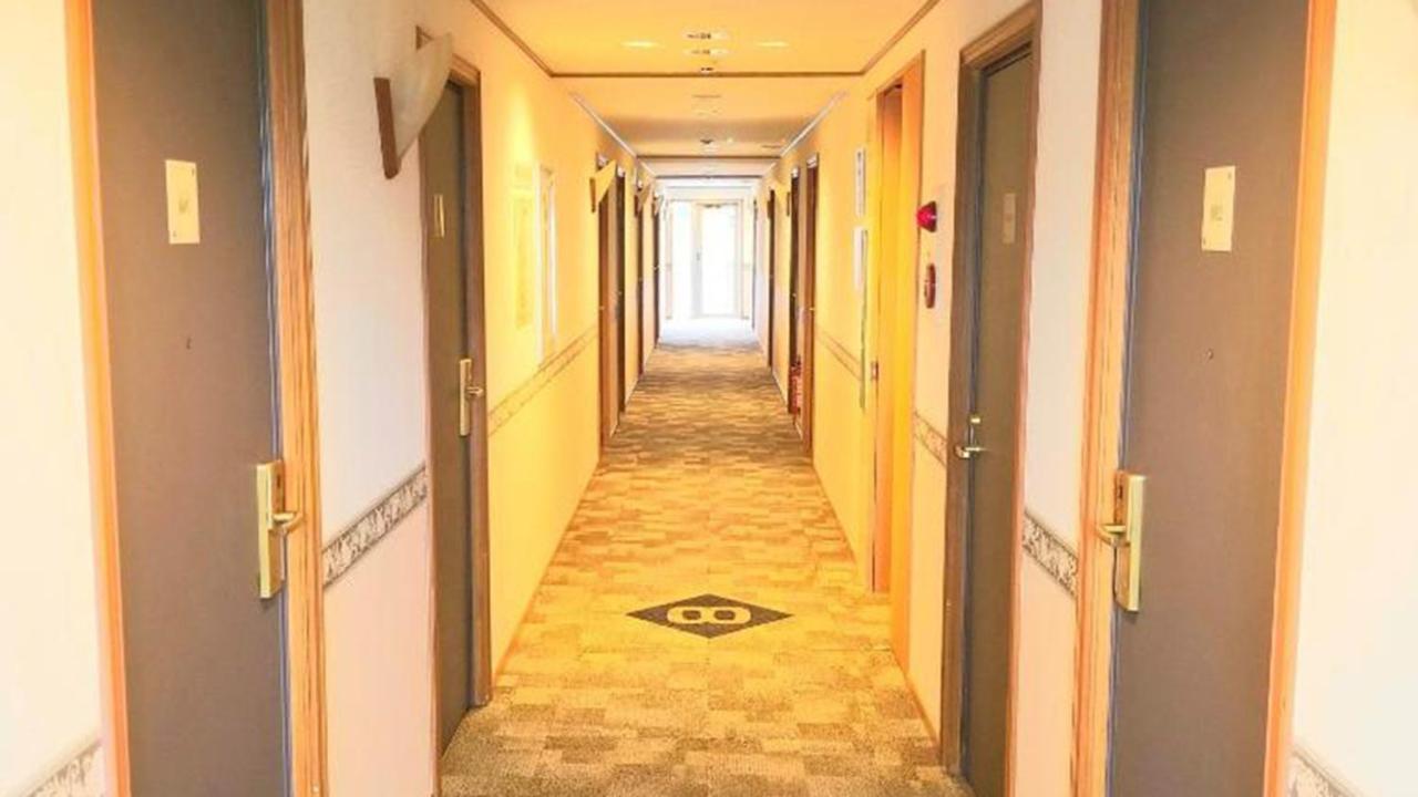 Toyoko Inn Shin-Osaka Chuo-Guchi Shinkan Bagian luar foto